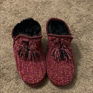 Muk Luks Cozy slippers